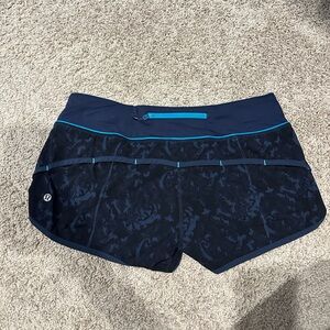 Speed Up 2.5 in Lululemon Short